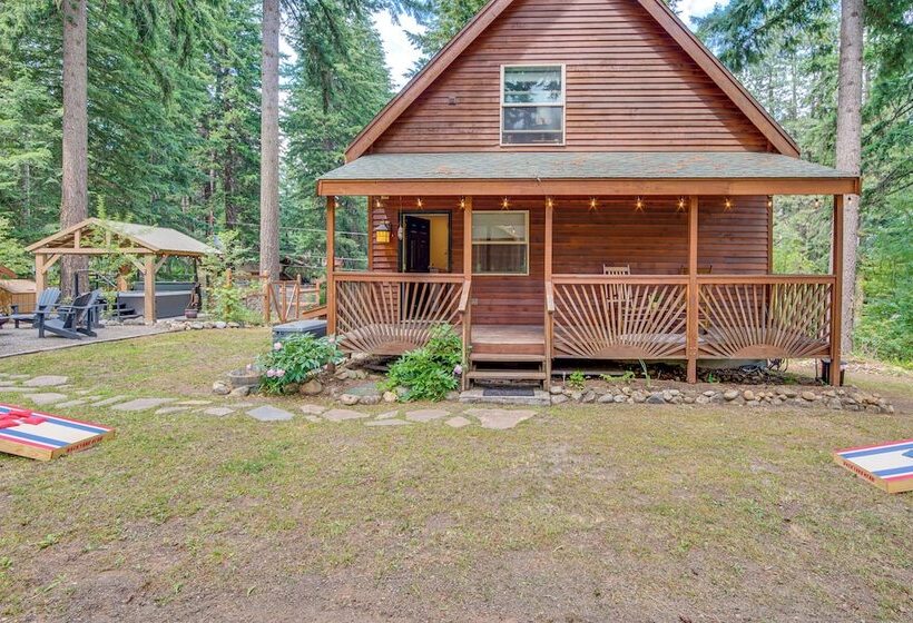 Cle Elum Cabin W/ Hot Tub, 4 Grills & Game Room!