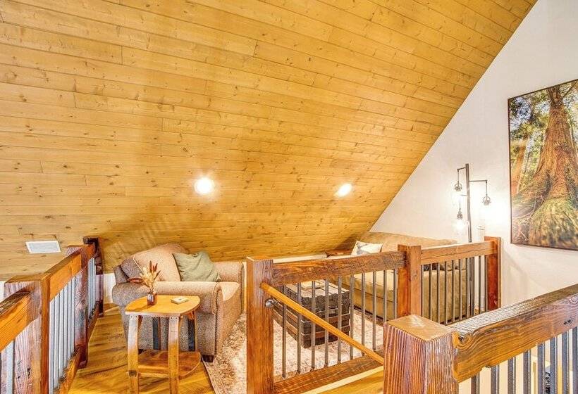 Cle Elum Cabin W/ Hot Tub, 4 Grills & Game Room!