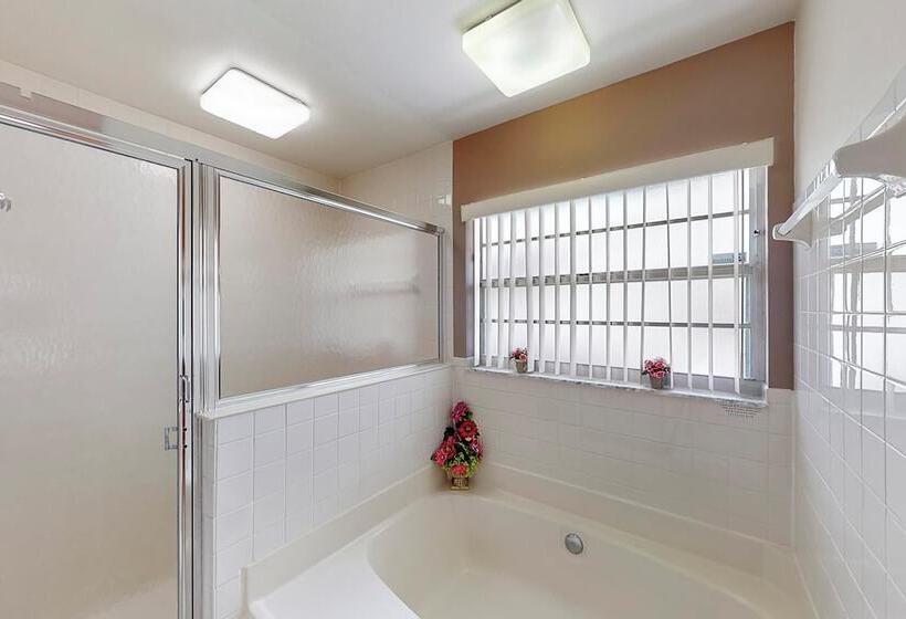 Colin And Cherryl S Indian Ridge Vacation Home