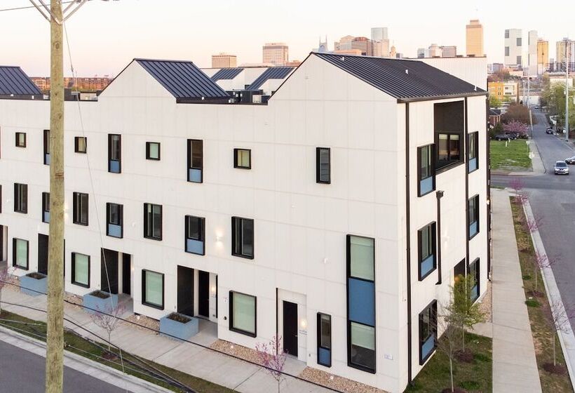 Conway Buyout 4 Units By Avantstay Sleeps 28