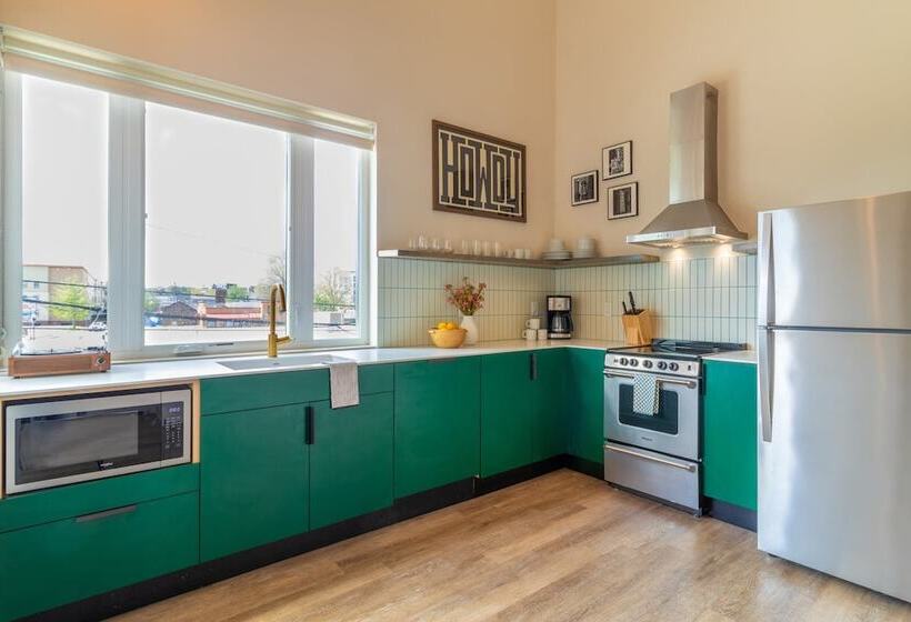 Conway Full B Buyout By Avantstay Sleeps 30