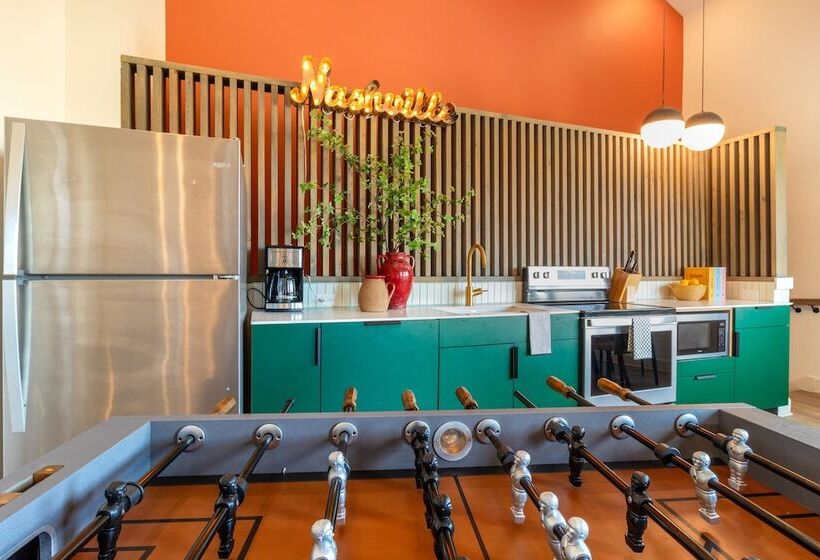 Conway Full B Buyout By Avantstay Sleeps 30