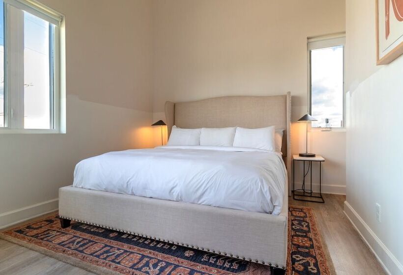 Conway Full B Buyout By Avantstay Sleeps 30