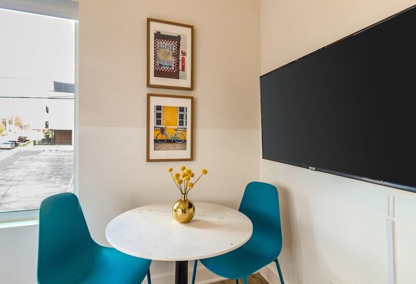 Conway Full B Buyout By Avantstay Sleeps 30