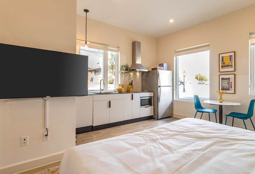 Conway Full B Buyout By Avantstay Sleeps 30