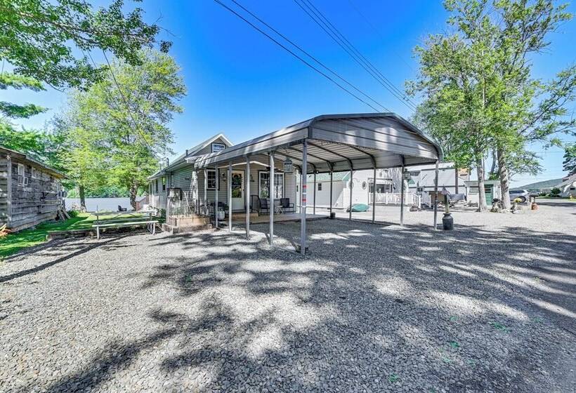 Cottage On Lamoka Lake W/ Deck, Grill & 3 Kayaks