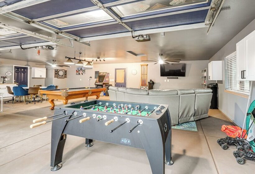 Deluxe Flagstaff Abode W/ Game Room & Outdoor Fun!