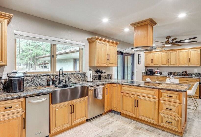 Deluxe Flagstaff Abode W/ Game Room & Outdoor Fun!