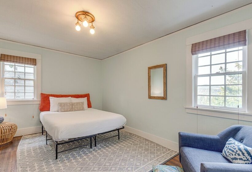 Dog Friendly  Columbia Cottage  In Hood River!