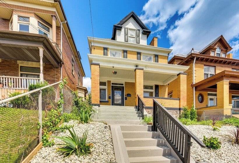 Dog Friendly Pittsburgh Home, 3 Mi To Downtown!