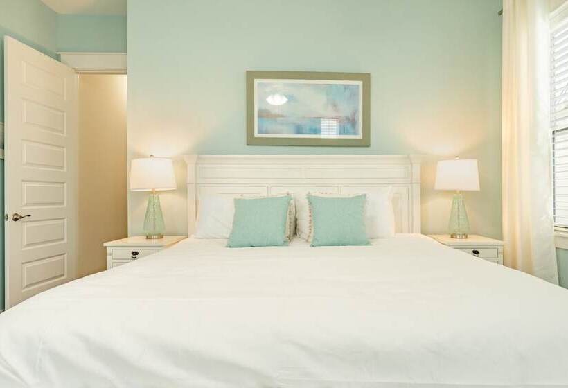 Emerald Gem By Avantstay Pool Access, 3mins To Beach!