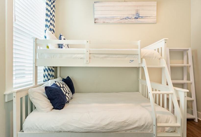 Emerald Gem By Avantstay Pool Access, 3mins To Beach!