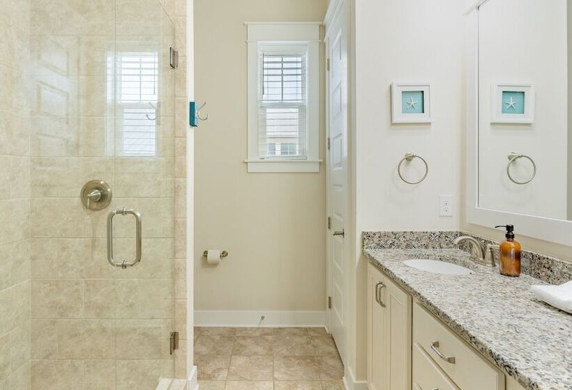 Emerald Gem By Avantstay Pool Access, 3mins To Beach!