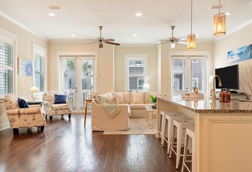 Emerald Gem By Avantstay Pool Access, 3mins To Beach!