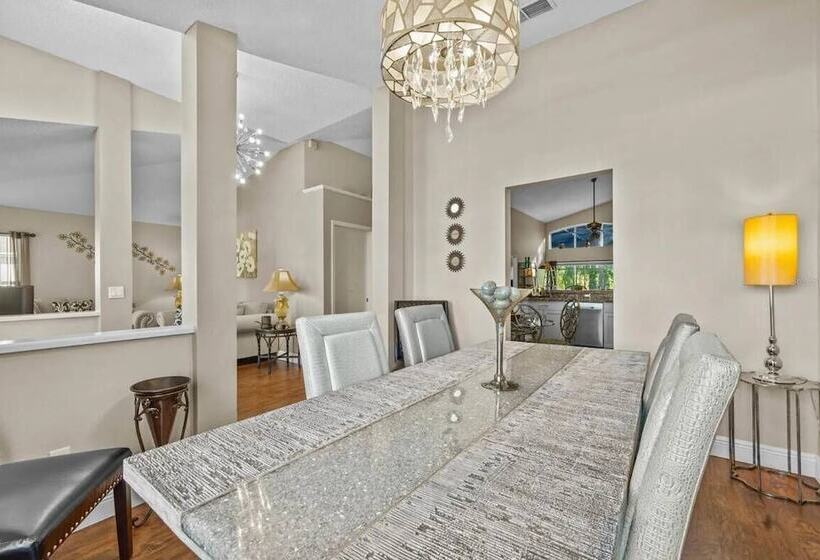 Enchanting House Few Min Away From The Parks 52