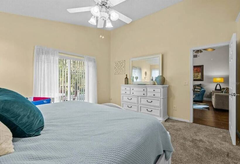 Enchanting House Few Min Away From The Parks 52
