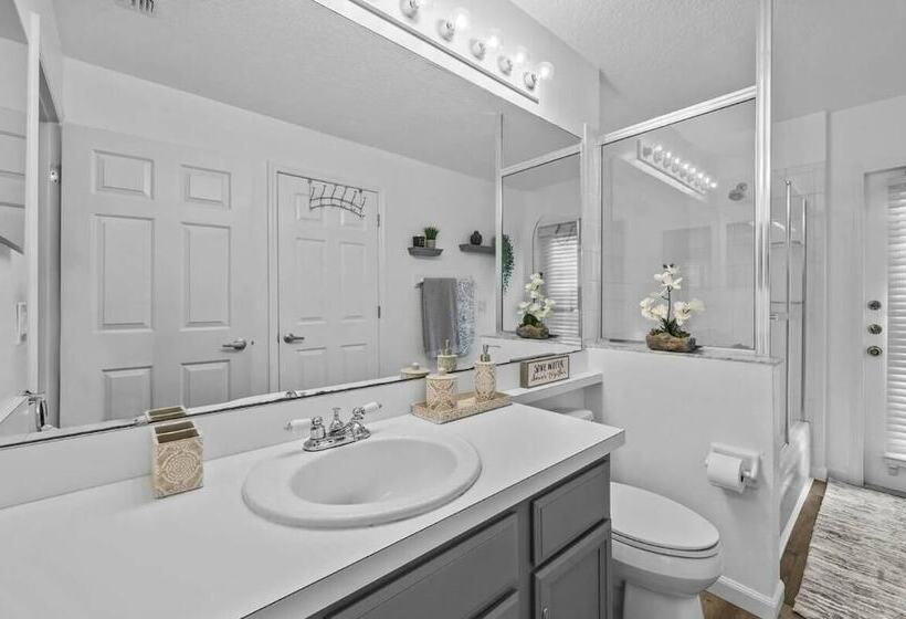 Enchanting House Few Min Away From The Parks 52