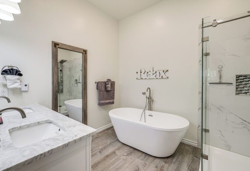 Near Disney:  T Morrow S Grand Getaway  W/ Dock!