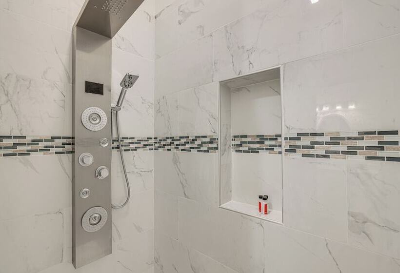 Near Disney:  T Morrow S Grand Getaway  W/ Dock!