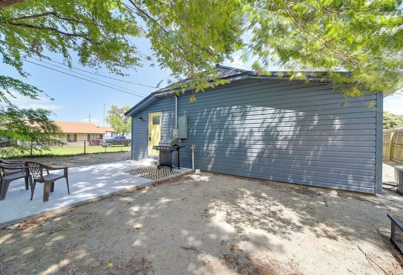 Eufaula Vacation Rental: Walk To Lakeside Beaches!