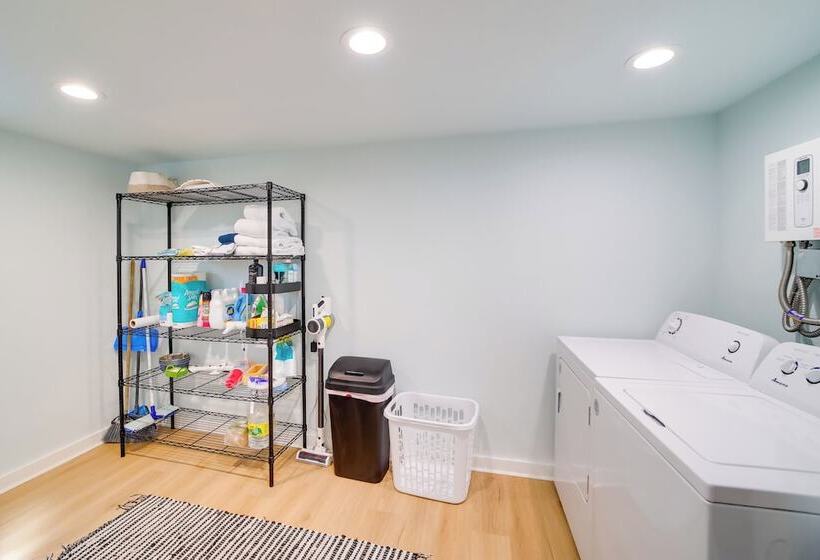 Eufaula Vacation Rental: Walk To Lakeside Beaches!