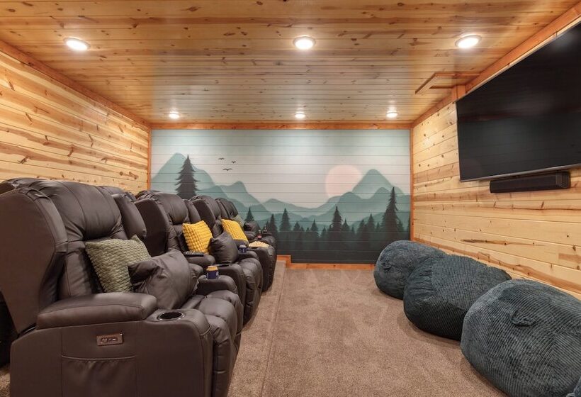 Evergreen Lodge By Avantstay Indoor Pool, Game Room & Theater