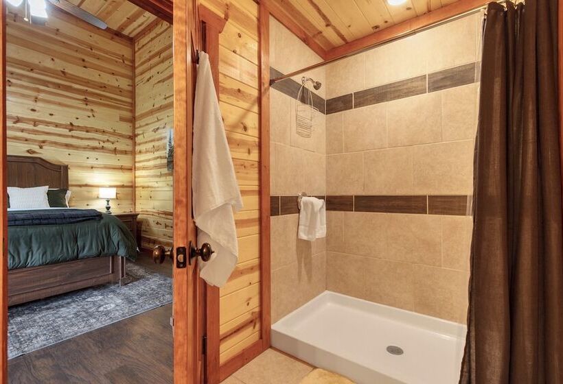 Evergreen Lodge By Avantstay Indoor Pool, Game Room & Theater