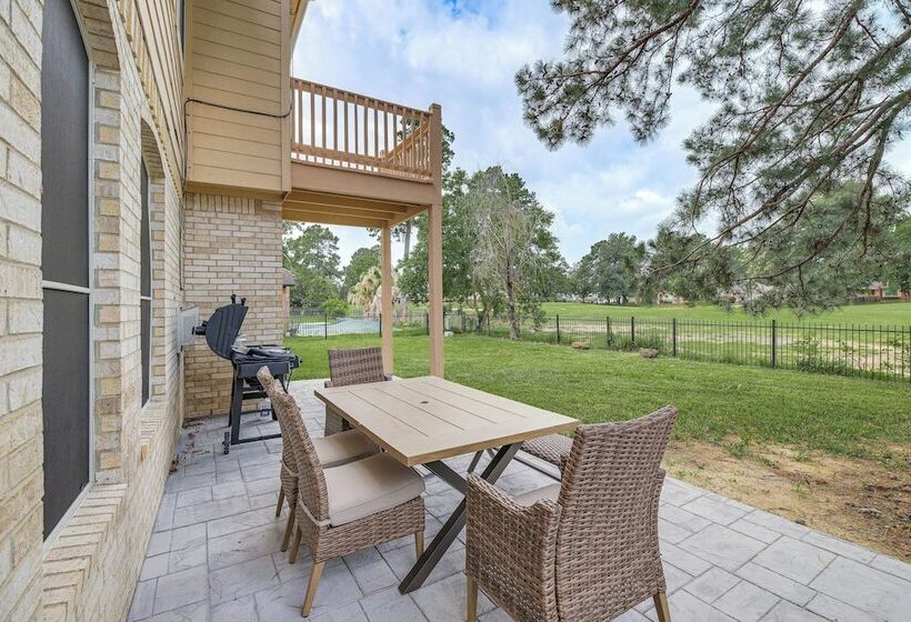 Expansive Home In Humble Near Lake Houston!