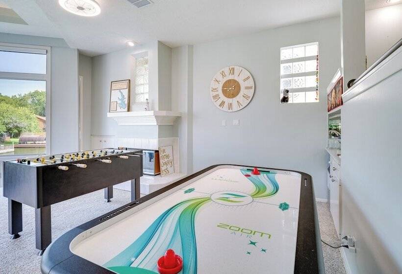 Exquisite Canal Front Home: Access To Lake Conroe!