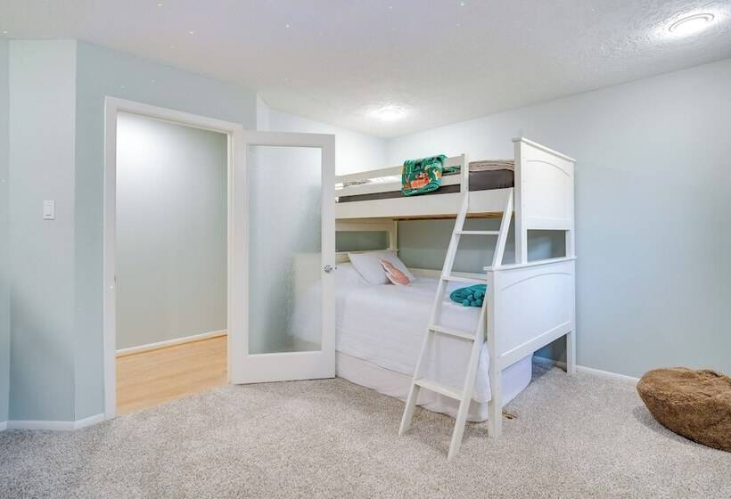 Exquisite Canal Front Home: Access To Lake Conroe!