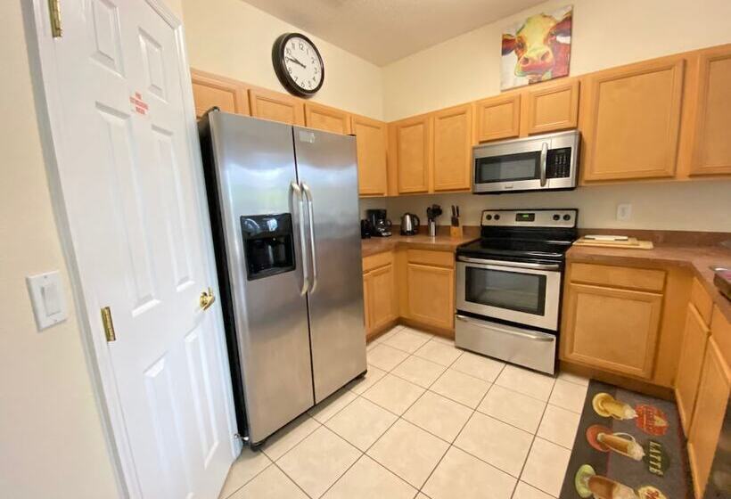 Family Home At Tower Lake