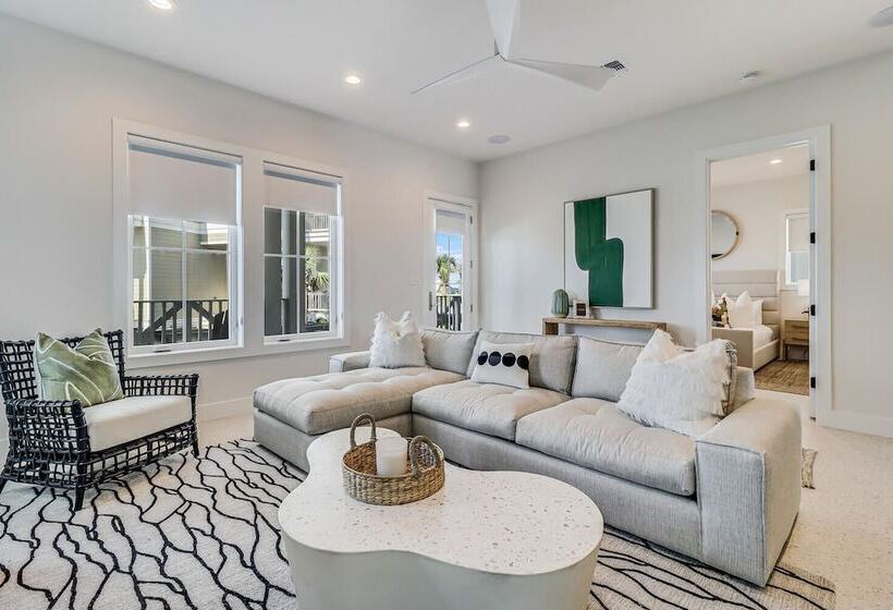 Friday S Comin  132 Bar