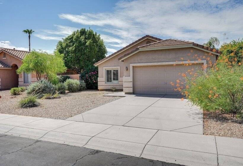 Gilbert Home Near Dtwn: Fire Pits, Grill & More!