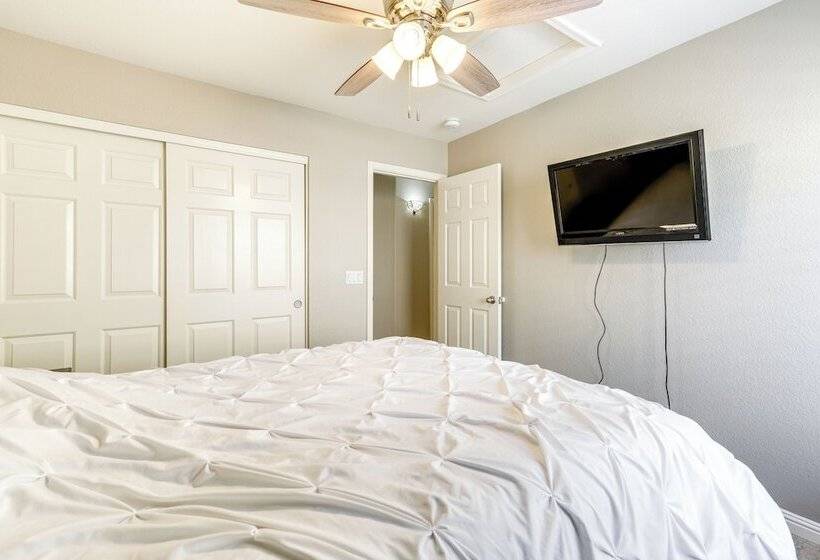 Gilbert Home Near Dtwn: Fire Pits, Grill & More!