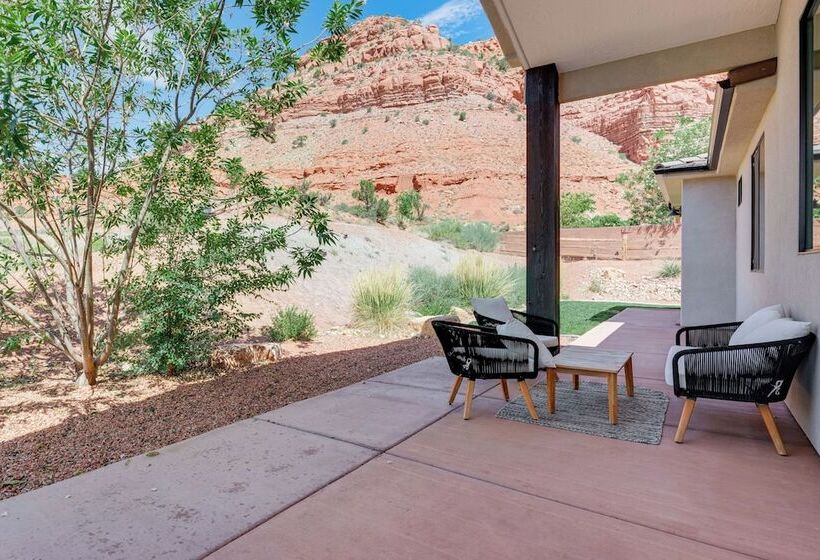 Gorgeous Kanab Home: Canyon Views & Pool Access!