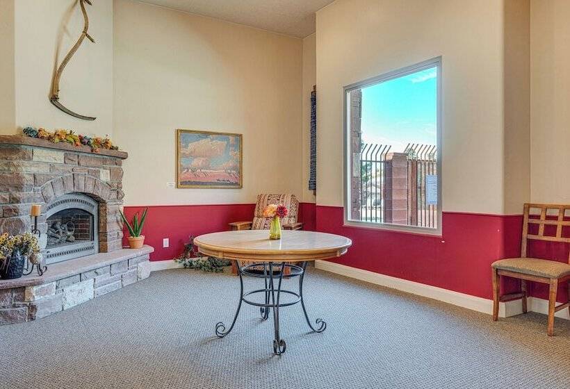 Gorgeous Kanab Home: Canyon Views & Pool Access!