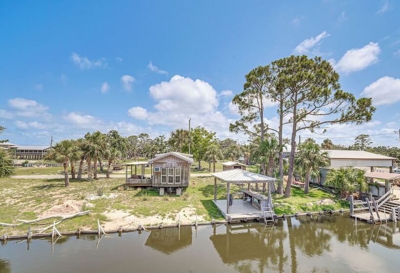 Gulf Of Mexico Beach Cottage: Walk To Boat Ramp!