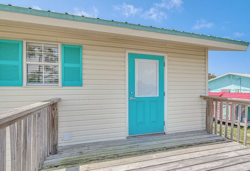 Gulf Of Mexico Beach Cottage: Walk To Boat Ramp!
