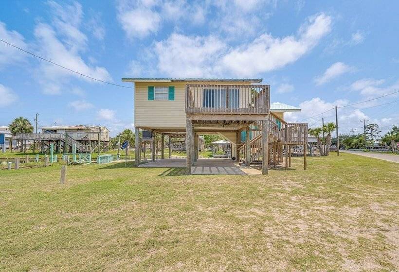Gulf Of Mexico Beach Cottage: Walk To Boat Ramp!