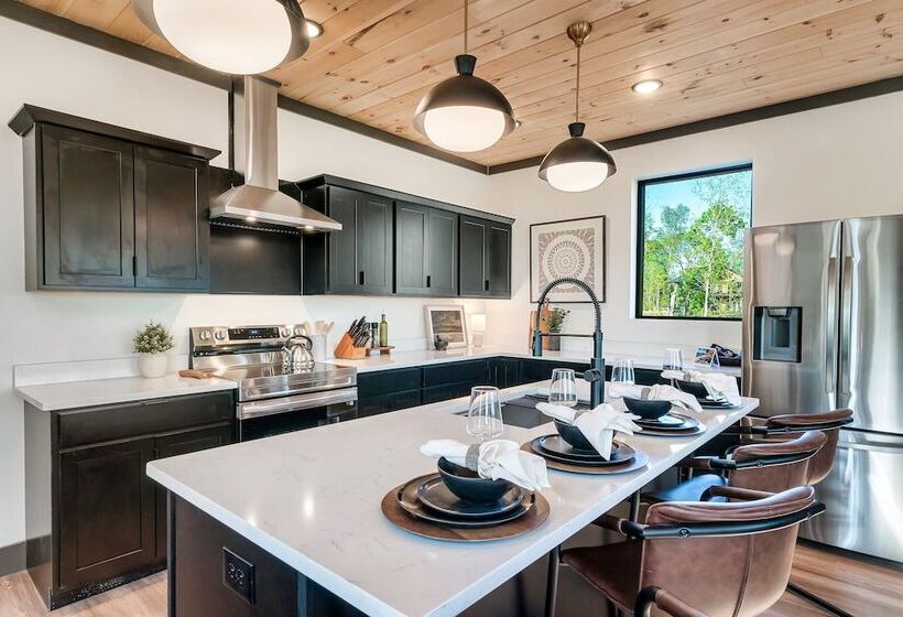 Halle Beary By Avantstay Indoor Pool + Hot Tub Sunset Views