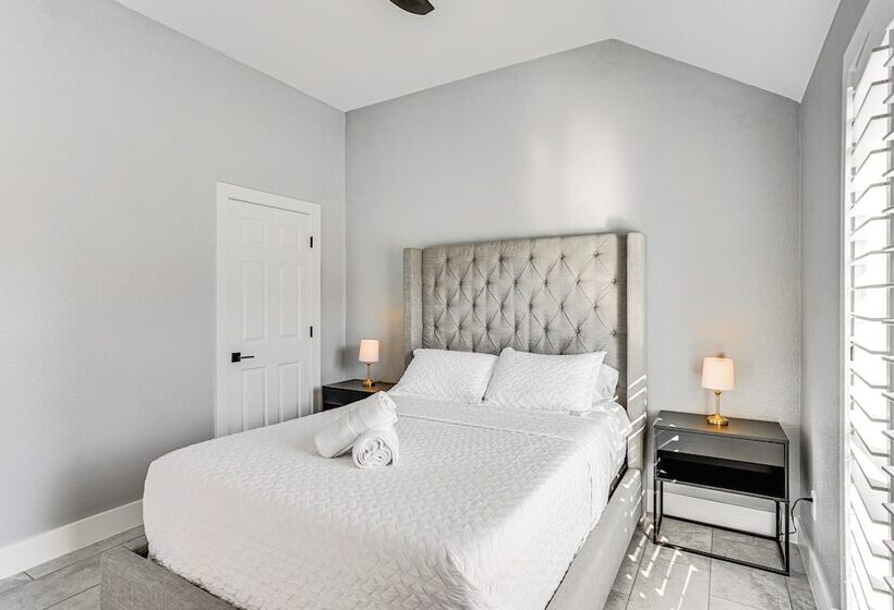 Haltom City Home W/ Patio ~ 11 Mi To Fort Worth!