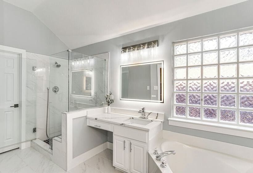 Haltom City Home W/ Patio ~ 11 Mi To Fort Worth!