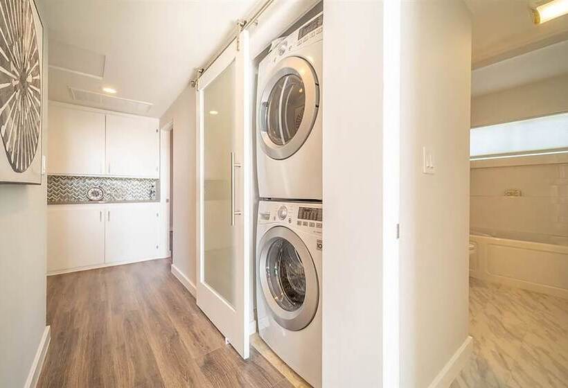 Hamilton Ii By Avantstay Beach House Rooftop Deck Newly Renovated Bungalow