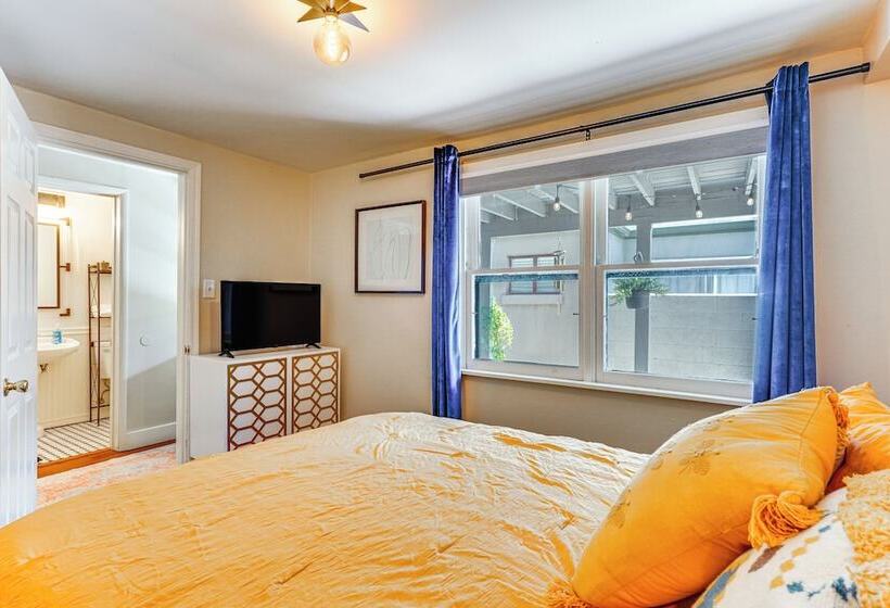 < 1 Mi To Downtown: Historic Tucson Home W/ Patio