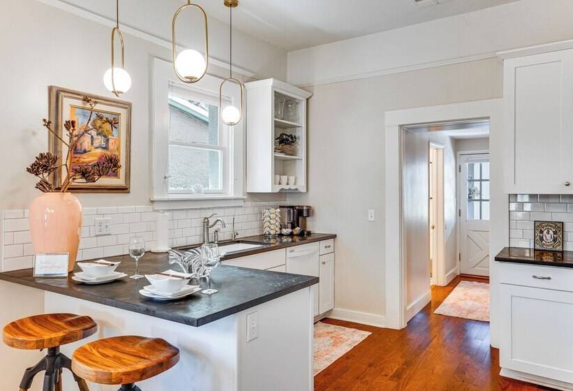 < 1 Mi To Downtown: Historic Tucson Home W/ Patio