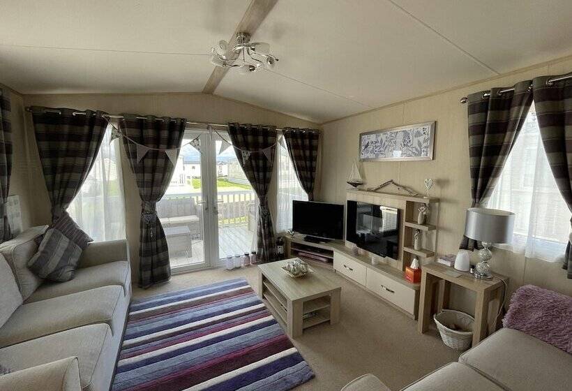 Отель Laineys Haven Caravan At Silversands