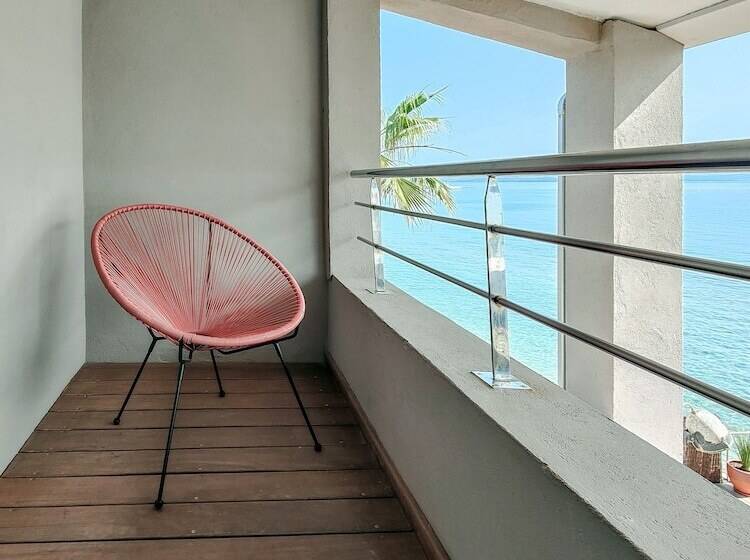 Отель Bor Hôtel & Restaurant Plage Privée