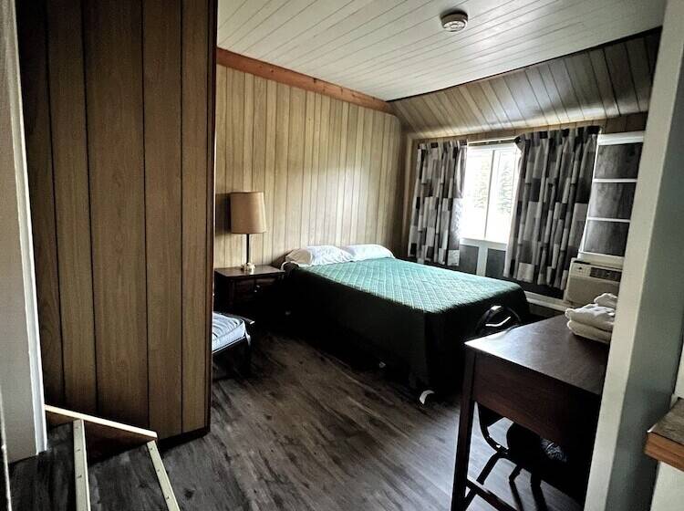 Отель Lost Pines Lodge