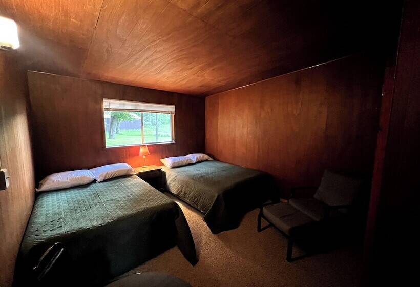 Отель Lost Pines Lodge