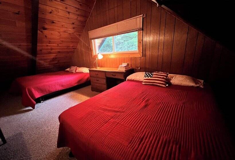 Отель Lost Pines Lodge